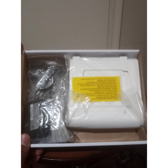 ARRIS SURFboard SB6190 DOCSIS 3.0 Cable Modem 32x8 1.4Gbps - New Sealed in Box - Picture 7 of 11